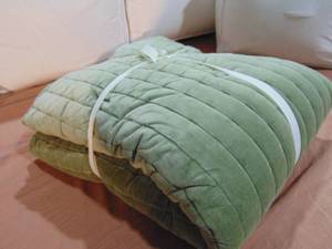 lot 57 image: Green King Channel Stitch Velvet Quilt - Threshold
