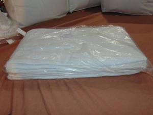 lot 75 image: 12 Pack BOKSER HOME BH70109 White Bath Towel 25 X 54