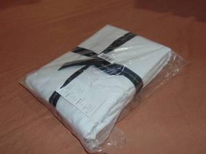 lot 98 image: Full Queen white 100% Cotton Duvet Cover