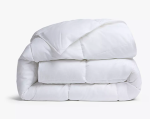 lot 64 image: FullQueen Down Alternative Comforter