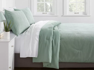 lot 472 image: Corduroy Plush Comforter - Room Essentials