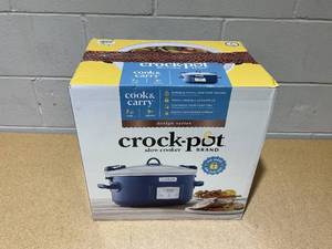 lot 201 image: Crock-Pot 7qt Cook & Carry Slow Cooker