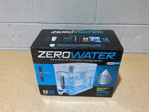 lot 210 image: Zerowater 32 Cup Ready Read Water Filtration Dispenser