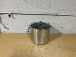 lot 310 image: Mainstays Stainless Steel 16-Quart Stock Pot with Glass Lid