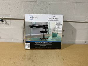 lot 339 image: Mainstays Mesh Task Chair with Plush Padded Seat