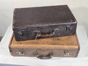lot 99 image: Lot of 2 Vintage Suitcases