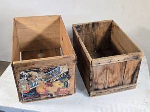 lot 111 image: Lot of 2 Vintage Wooden Crates one with Fruit Labels