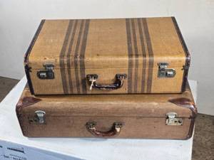 lot 112 image: Lot of 2 Vintage Suitcases