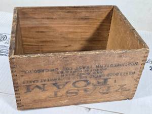 lot 115 image: Yeast Foam Vintage Wooden Box  from Northwestern Yeast Co., Chicago, IL approx. 9 Long