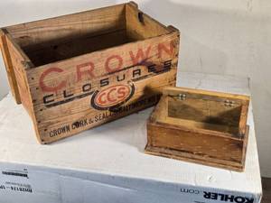 lot 126 image: Crown Cork & Seal Co. Wooden Crate Wooden Box with Broken Lid