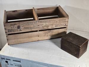 lot 130 image: Vintage Wooden Fruit Crate featuring the Brogdex Fruit branding and Small Wooden Box
