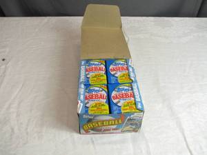 lot 14 image: Full Box of Unopened Packs of 1989 Topps Baseball Cards