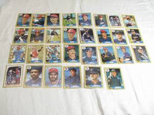 lot 17 image: 1987 Topps Minnesota Twins Baseball Cards Featuring Kirby Puckett, Kent Hrbek, and Bert Blyleven