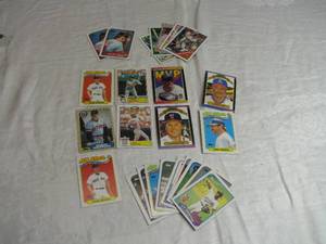 lot 22 image: Lot of Baseball Cards Featuring Wade Boggs, Pete Rose, and George Brett
