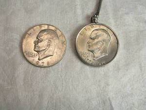 lot 56 image: Lot of 2 Eisenhower Dollars - 1978 and Bicentennial (1776-1976) Keychain