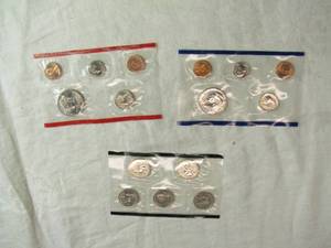 lot 70 image: 1999 Mint Coin Set