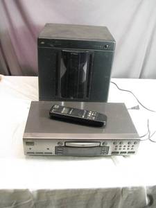lot 95 image: JVC XL-MC301 Compact Disc Automatic Changer with Remote capable of holding 1001 discs.