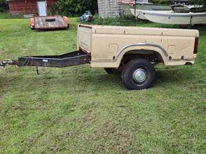 lot 10A image: Pickup Box Trailer