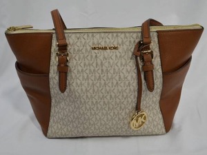 lot 3 image: Michael Kors Tote Handbag