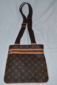 lot 4 image: Louis Vuitton Bosphore Brown Shoulder Handbag