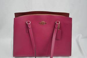 lot 14 image: Coach Shoulder Bag