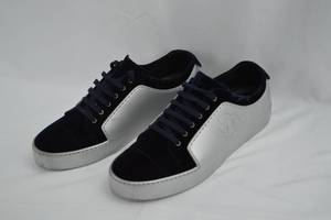 lot 29 image: Mens Chanel NavySilver Shoes, Made in Italy