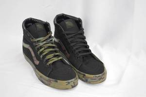 lot 30 image: Vans BlackCamo Sk8-HI Skate Shoes