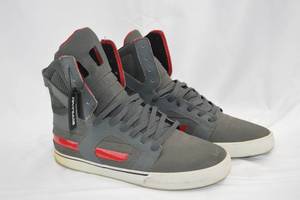 lot 33 image: Supra Sky Top Muska Shoes