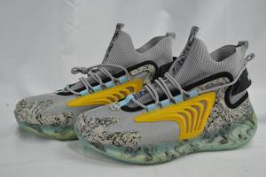 lot 37 image: MLO XTC T100 Mens Sneaker