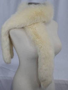 lot 66 image: 5 Cream Fur Scarf