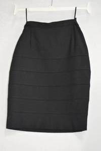 lot 129 image: Escada Skirt. 36