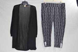 lot 130 image: Chicos capris and cardigan. XL