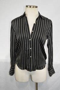 lot 132 image: Ralph Lauren Silk blouse. 6