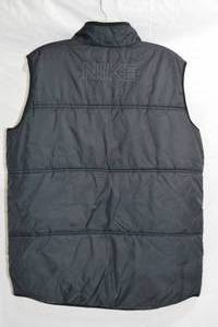 lot 145 image: Nike Puffer vest reversable XL