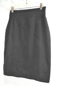 lot 148 image: Escada Black skirt. 36