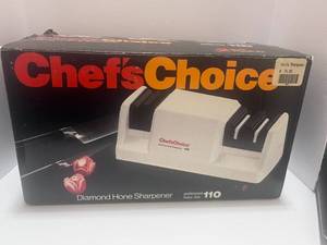 lot 22 image: Chefs Choice Diamond Hone Sharpener