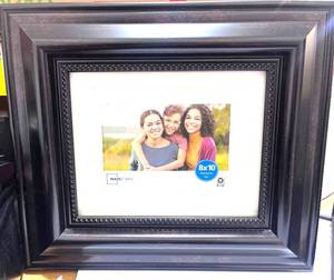 lot 35 image: 3 NEW 8 x 10 Picture Frames