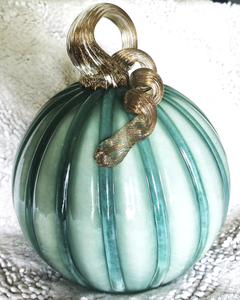 lot 15 image: Art Glass Pumpkin-Greens