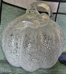 lot 14 image: Art Glass Pumpkin-ClearWhite Glass