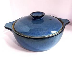 lot 45 image: English Stoneware Covered Casserole Blue