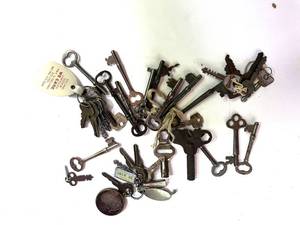 lot 66 image: Lot of Misc. Skeleton Keys