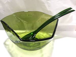 lot 89 image: Indiana Glass Olive Green 3 Sided Alad Bowl w Tongs and Spoons IN BOX