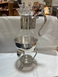 lot 90 image: F.B. Rogers Silver Company R1357 9 Cup Carafe