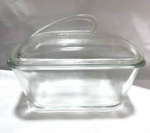 lot 91 image: Glasbake Covered Refrigerator Dish 1.5Qt