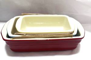 lot 93 image: Bakers Basics 3 Colorful Loaf Pans