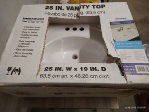 lot 57 image: NIB Porcelain 25 Vanity Top