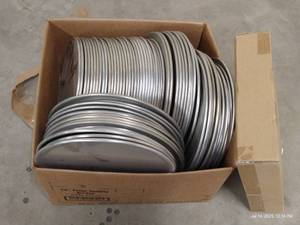 lot 65 image: Large Lot of Small Pizza Trays