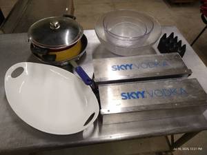 lot 66 image: Large Mixed Lot of Food Prep & Bar Items