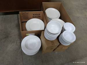 lot 69 image: Large Lot of Heavy Duty PlatesBowls