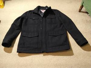 lot 106 image: Nice Levis Jacket (L)
